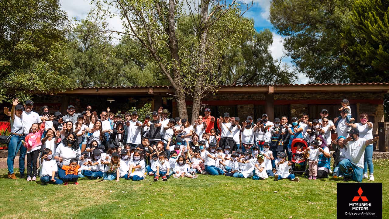 Mitsubishi Motors lleva a la Fundación Hogar Dulce Hogar a vivir grandes experiencias en Reino Animal Mitsubishi Motors lleva a la Fundación Hogar Dulce Hogar a vivir grandes experiencias en Reino Animal